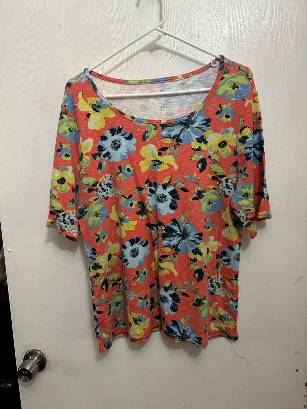 Time and Tru Coral Floral Scoop Neck Tee